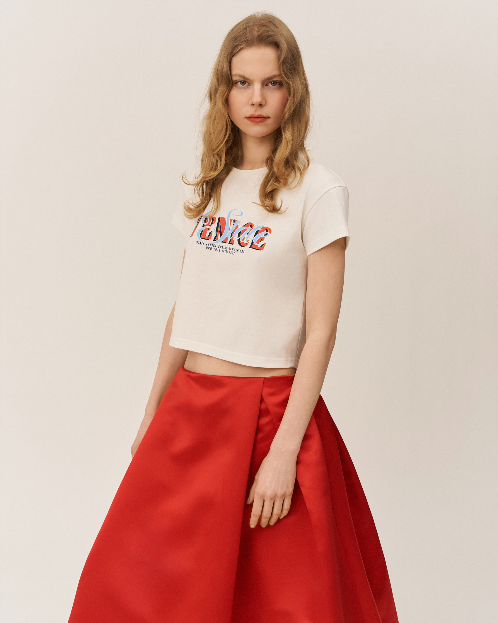 Укороченная футболка