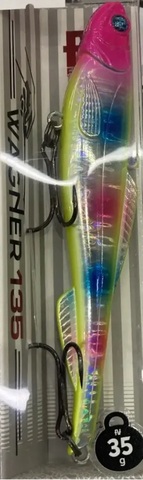 Воблер FA Relax Wagner Vib 135 V01  (тип: ратлин, плавучесть: тонущий, длина: 13.5 см., вес: 35г.)