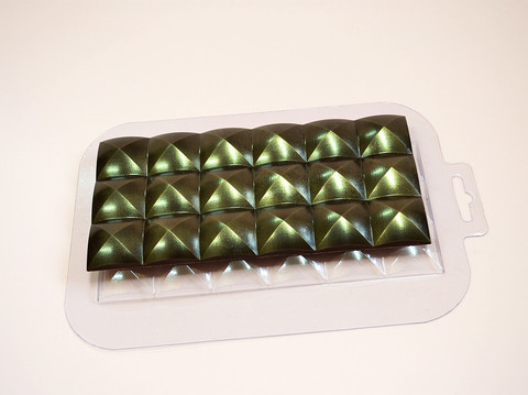 Форма пластиковая для шоколада «Плитка купола»