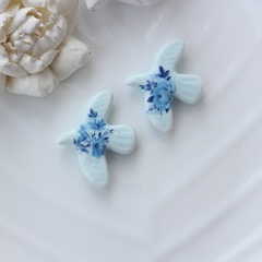 Подвеска фарфоровая Птичка голубая 34*42 мм S044