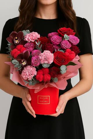 Композиция красно-малиновой гамме