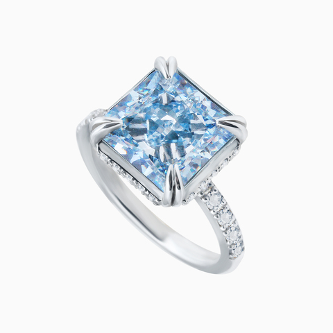 Серебряное кольцо с голубым фабулитом (Fancy Blue) огранки принцесса.