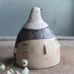 Чаша с крышкой птицей