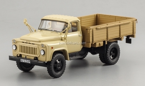 GAZ-52-04 board 1983 beige DIP 1:43