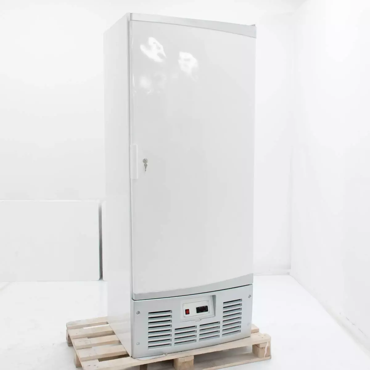 Шкаф холодильный Helkama C5
