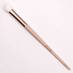 TF BIT209 Плоская пушистая кисть для нанесения теней I'm TREND