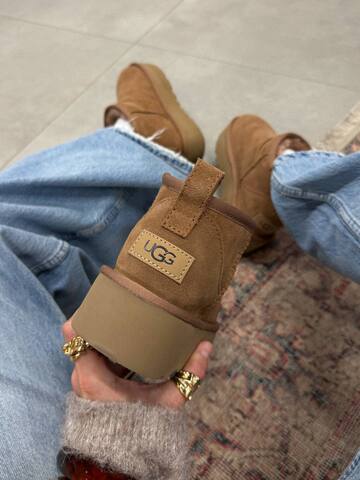 UGG mini