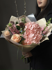 Сборный букет «Розовый шлейф»