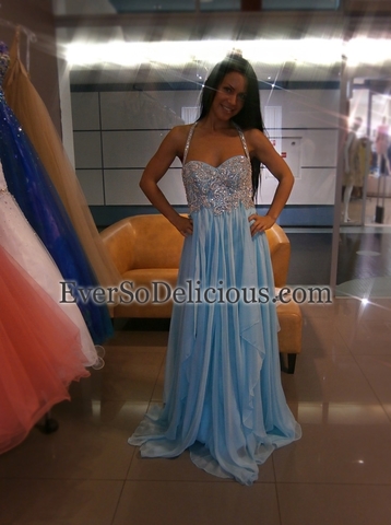 На примерке платья             Sherri Hill 3836