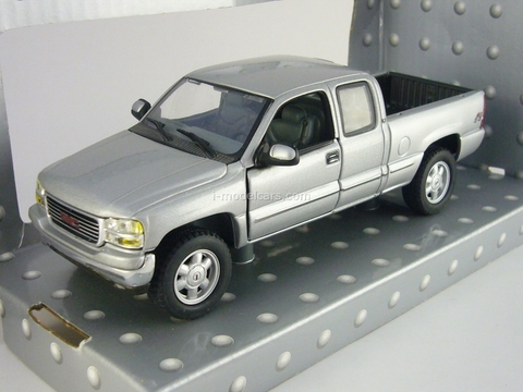 GMC Sierra Extended Cab 1999 Cararama 1:43