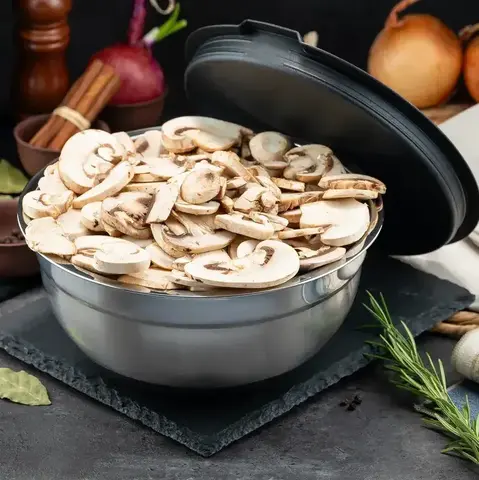 Миска Jolly Kitchen с крышкой, черная, 24 см, нержавеющая сталь 0,35 мм, объем 2,6 л