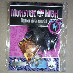 Монстер Хай Аксессуары: Пушистый Брелок с изображением Клодин Вульф