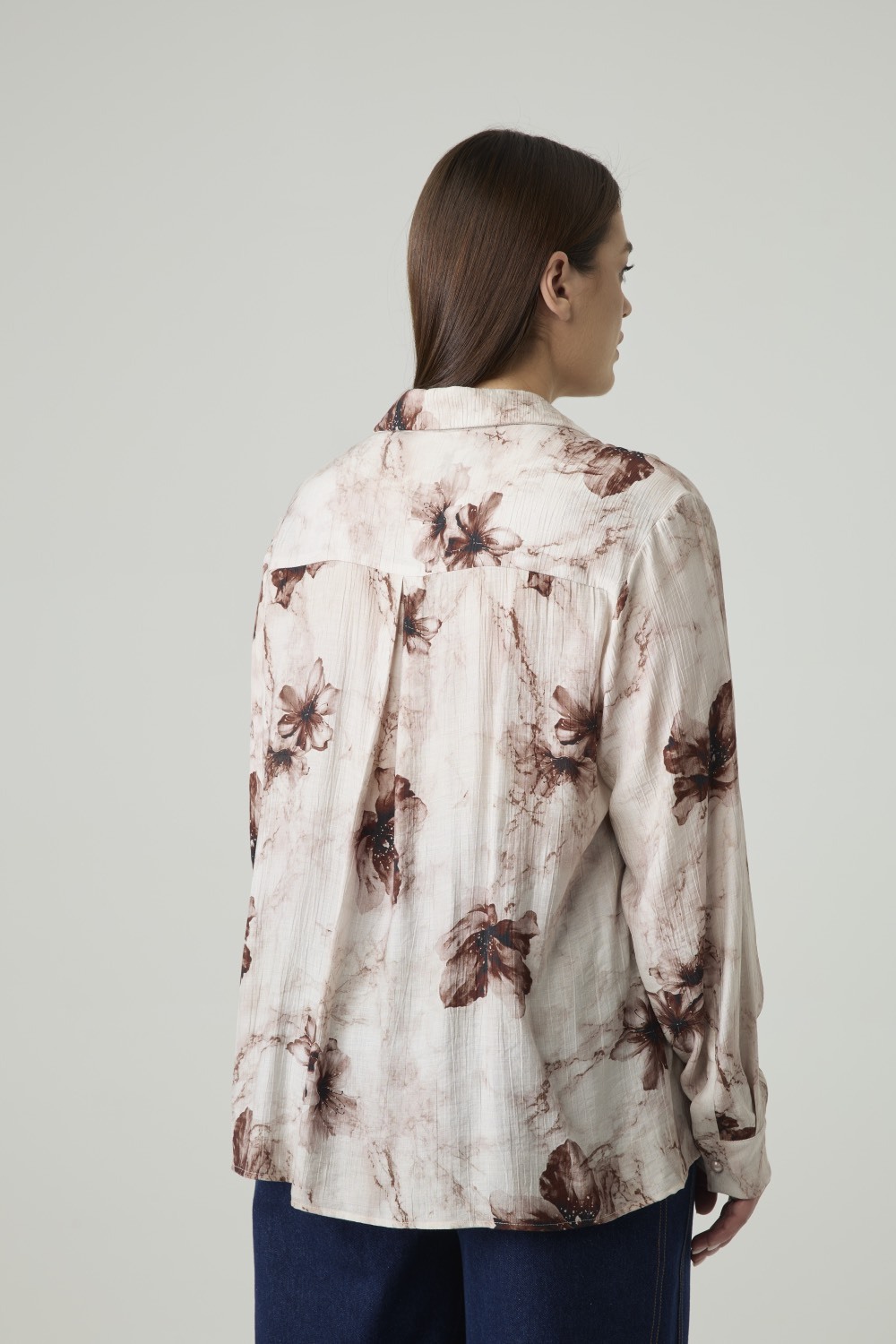 Блузка с отложным воротником, цветочный принт бежевый