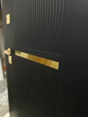 Входная металлическая дверь с зеркалом Брендорс Арт Деко 075 Зеркало 3D Белый софт (черная фурнитура)