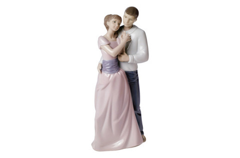 Фигурка 27х12х10см NAO Мечты о любви