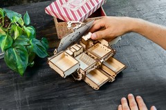 Антикварная шкатулка (Antique Box) от Ugears - деревянная механическая модель