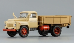 GAZ-52-07 Gas balloon Exhibition beige 1977 DIP 1:43