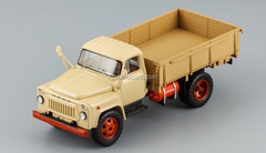 GAZ-52-07 Gas balloon Exhibition beige 1977 DIP 1:43