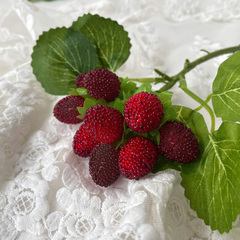 Земляника искусственная на ветке, реалистичная, 9 ягод, ветка 30 см, набор - 1 ветка