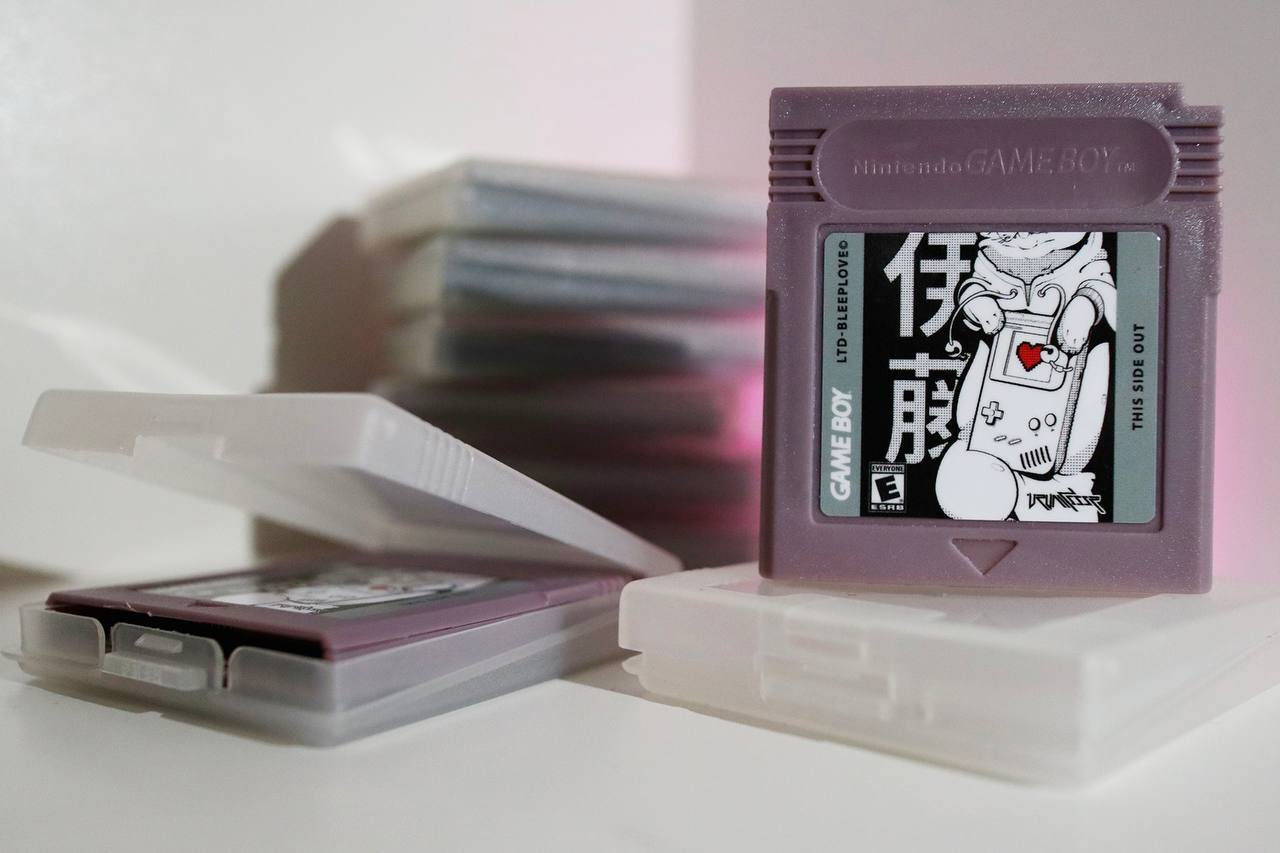 Музыкальный картридж VRUMZSSSR (Game Boy) – купить по выгодной цене |  Интернет-магазин комиксов 28oi.ru