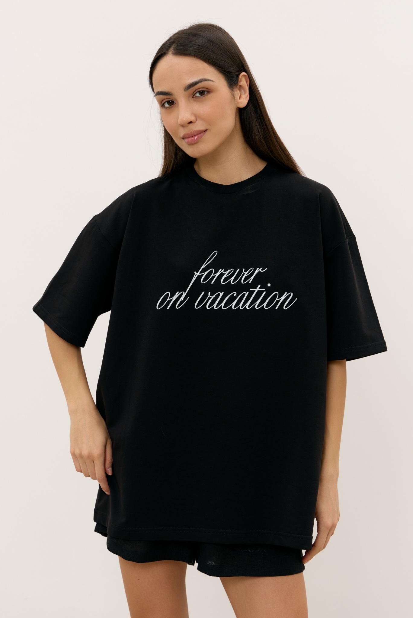 Футболка FOREVER ON VACATION, черная