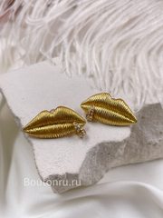 Серьги Скиапар. золотые губы с пирсингом