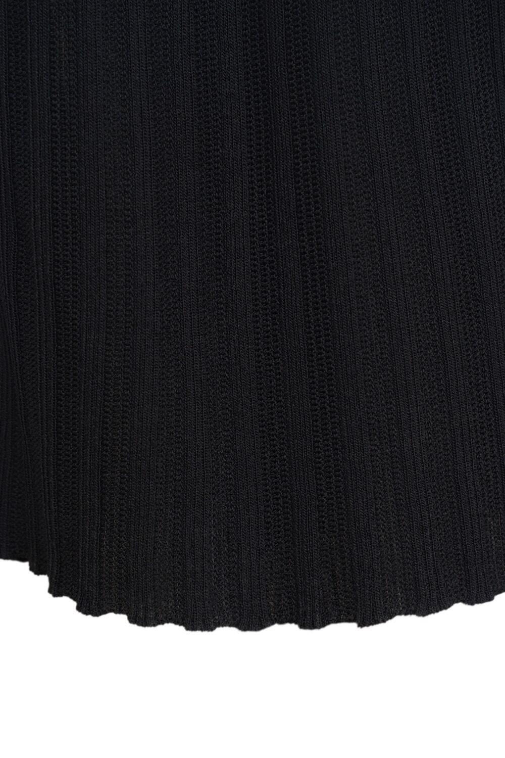 Трикотажное платье с открытой спиной