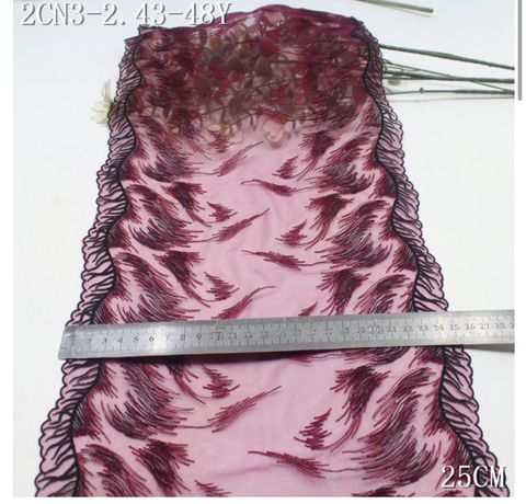 Вышивка на сетке бургунди 25 см