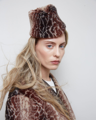 Пилотка из шерсти Стелла Маккартни коричневый/молочный