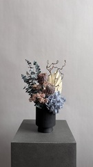 Композиция в кашпо Корилус