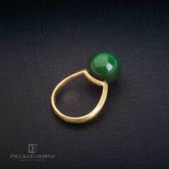 Кольцо Perlus. Зеленый нефрит, золочение