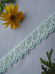 Кружево плетеное, ш. 2-2,2 см.