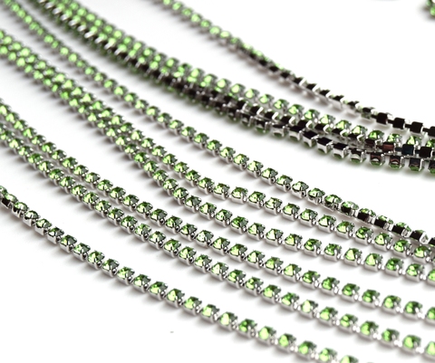 Стразовая цепочка 2 мм светло-зеленый прозрачный, родий