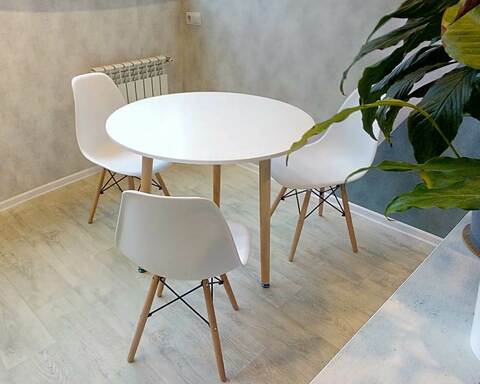 Кухонный интерьерный круглый стол Oslo Round Trine (D80/90см) MDF, на трех ножках