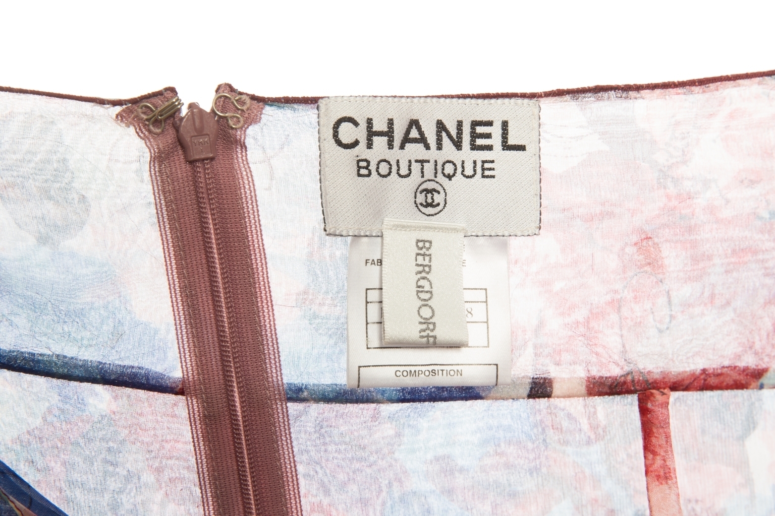 Легкое летнее платье из шелка от Chanel, 36 размер.
