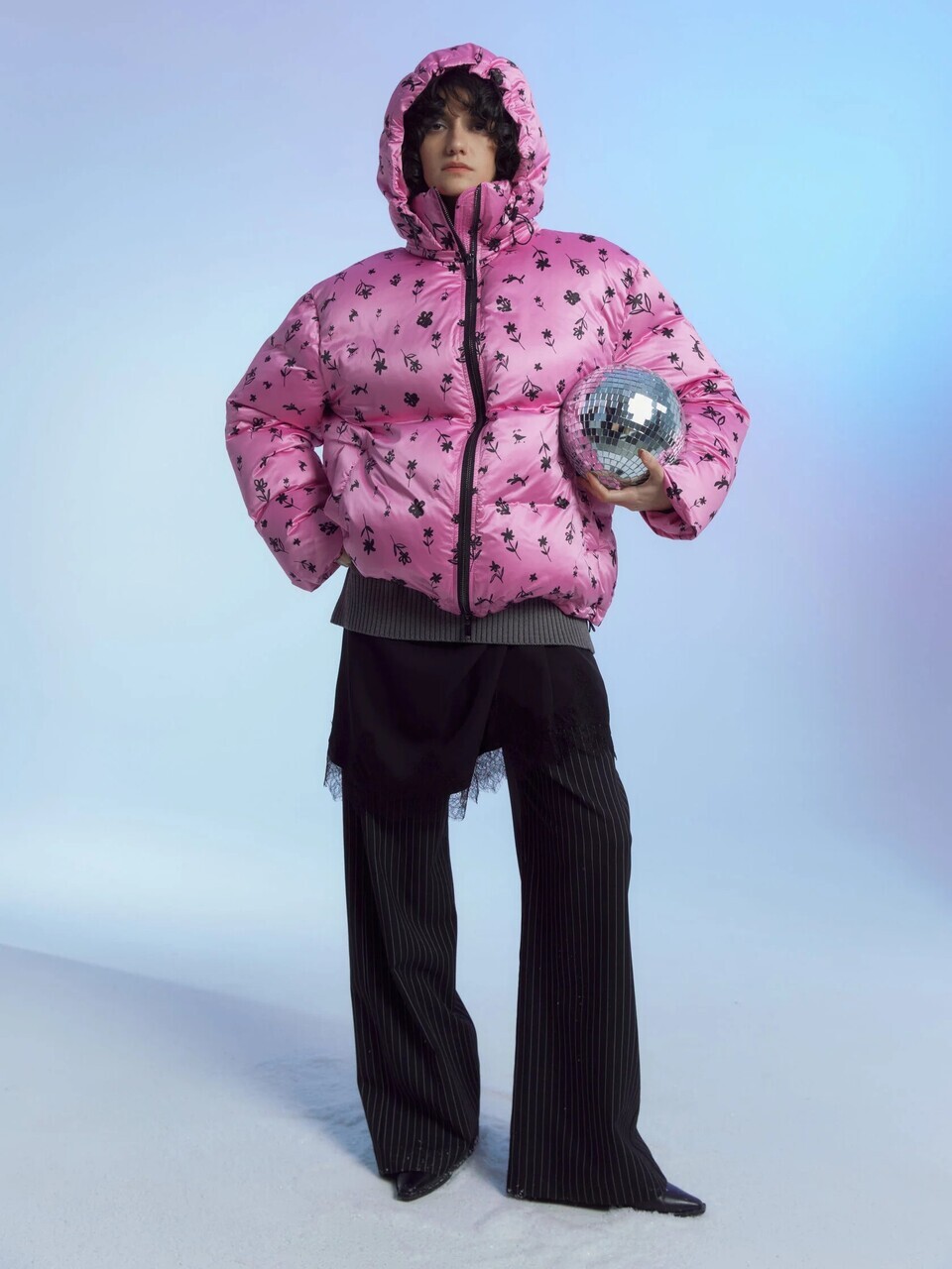 Пуховик MAGIC FLOWERS розового цвета