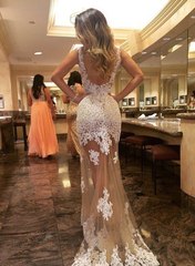 Mac Duggal 61844 Платье в пол, лиф и до середины бедра украшено нежной вышивкой и камнями, юбка длинная, прозрачная с элементами кружева