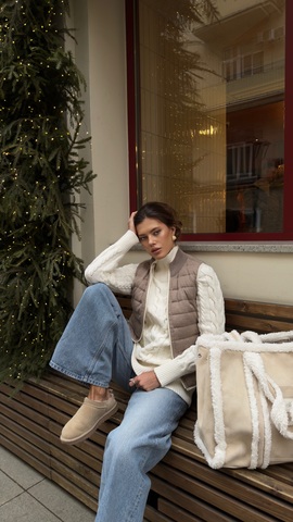 Свитер с косами