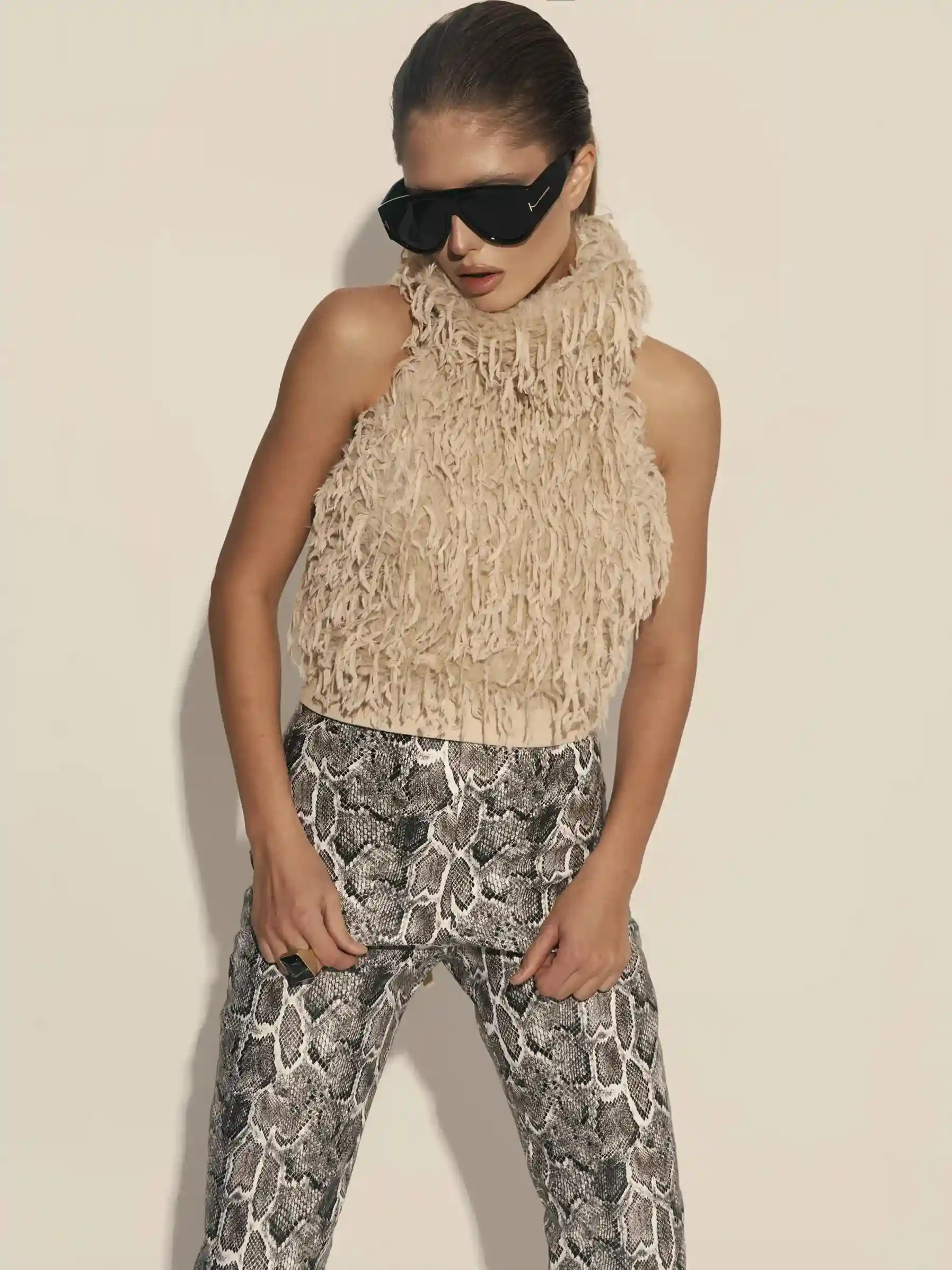 Топ с объемным горлом и открытой спиной, Бежевый