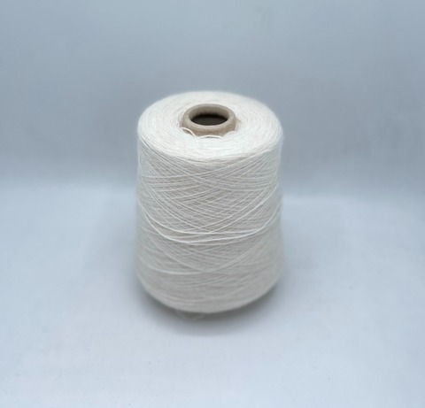 Pinori Filati (пр.Италия),art-Alieno 700м/100гр. 40% Шерсть 20%Альпака 40%Полиакрил,цвет-Молочный(804), арт.31522