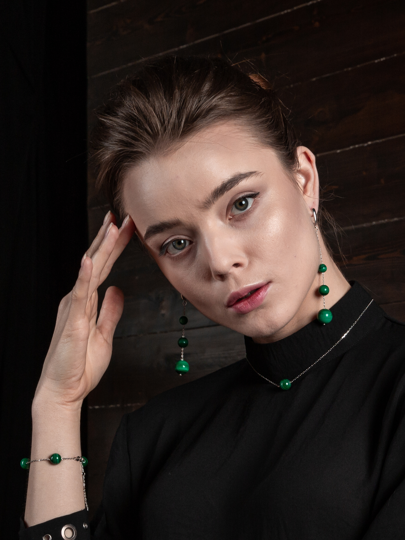 Серьги асимметричные с малахитом