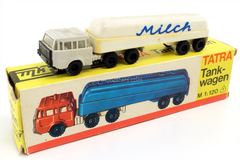 Tatra 813 tankwagen Milch 12507 VEB Modell-Konstrukt TT 1:120