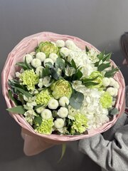 Авторский букет с пионовидными розами сорта "Вегги"