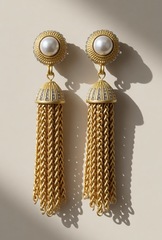 sergi-dlinnye-s-podveskami-kistochkami-iz-cepochek-matovoe-zoloto