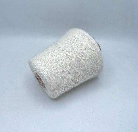 Pinori Filati (пр.Италия),art-Alieno 700м/100гр. 40% Шерсть 20%Альпака 40%Полиакрил,цвет-Молочный(804), арт.31522