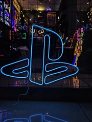 Неоновая вывеска PlayStation