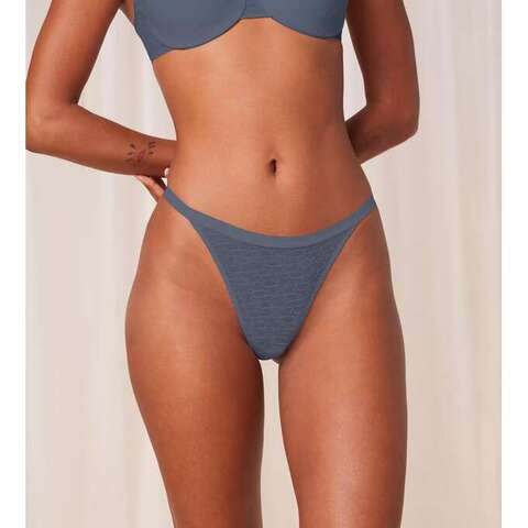 Трусы Triumph Signature Sheer String