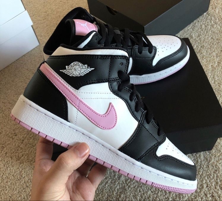 Nike Air Jordan 1 Black White Arctic Pink