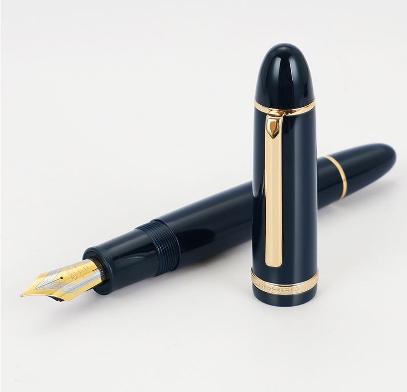 Перьевая ручка Jinhao 159 в акриловом корпусе. Цвет темно-синий с золотистой отделкой, перо FМ (0.6-0,7 мм), колпачок закручивается. NEW!