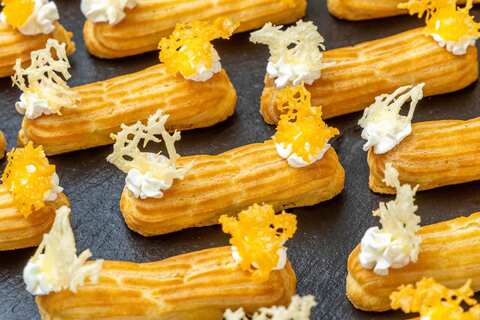 Мини эклеры с муссом из лосося, 10 шт.